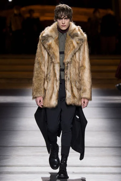 Look 38
